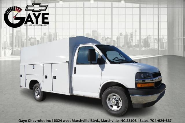 2025 Chevrolet Express Cutaway 3500 Base