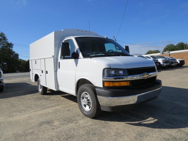 2025 Chevrolet Express Cutaway 3500 Base