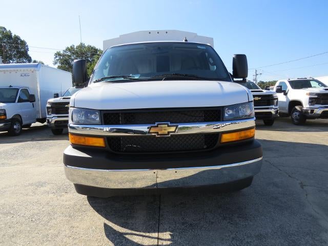 2025 Chevrolet Express Cutaway 3500 Base