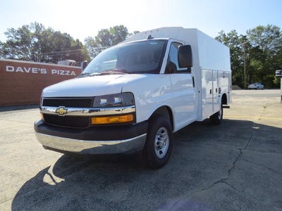2025 Chevrolet Express Cutaway 3500 Base