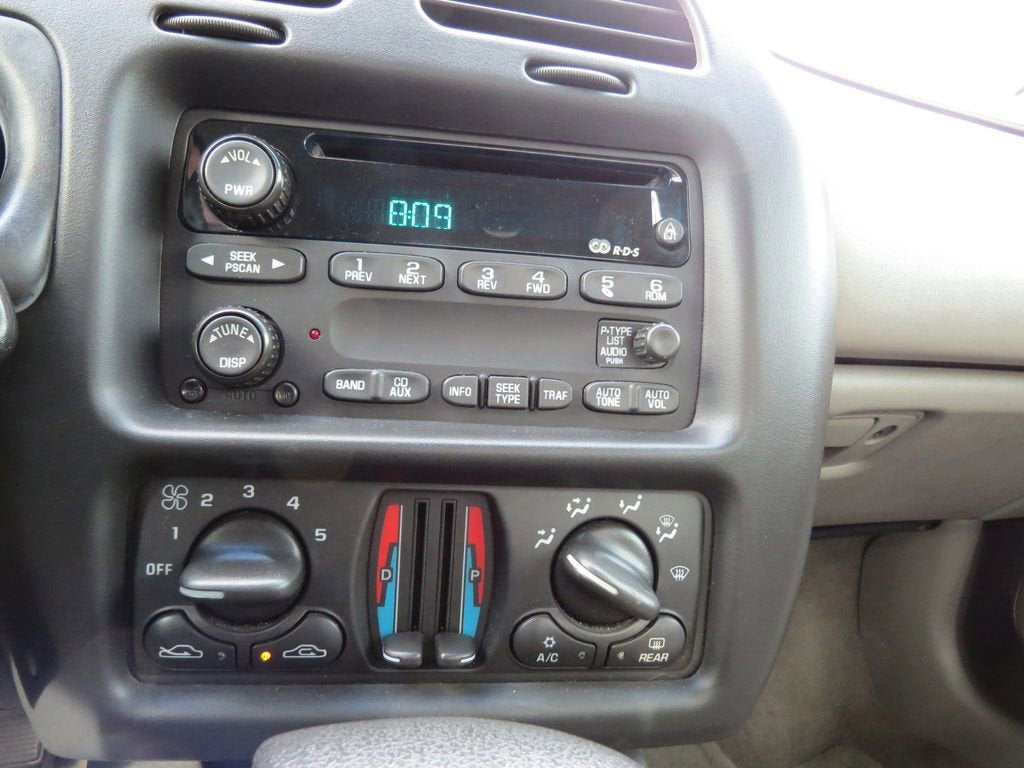 2003 Chevrolet Monte Carlo LS