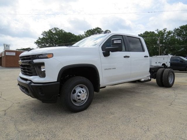 2026 Chevrolet Silverado 3500HD CC Work Truck
